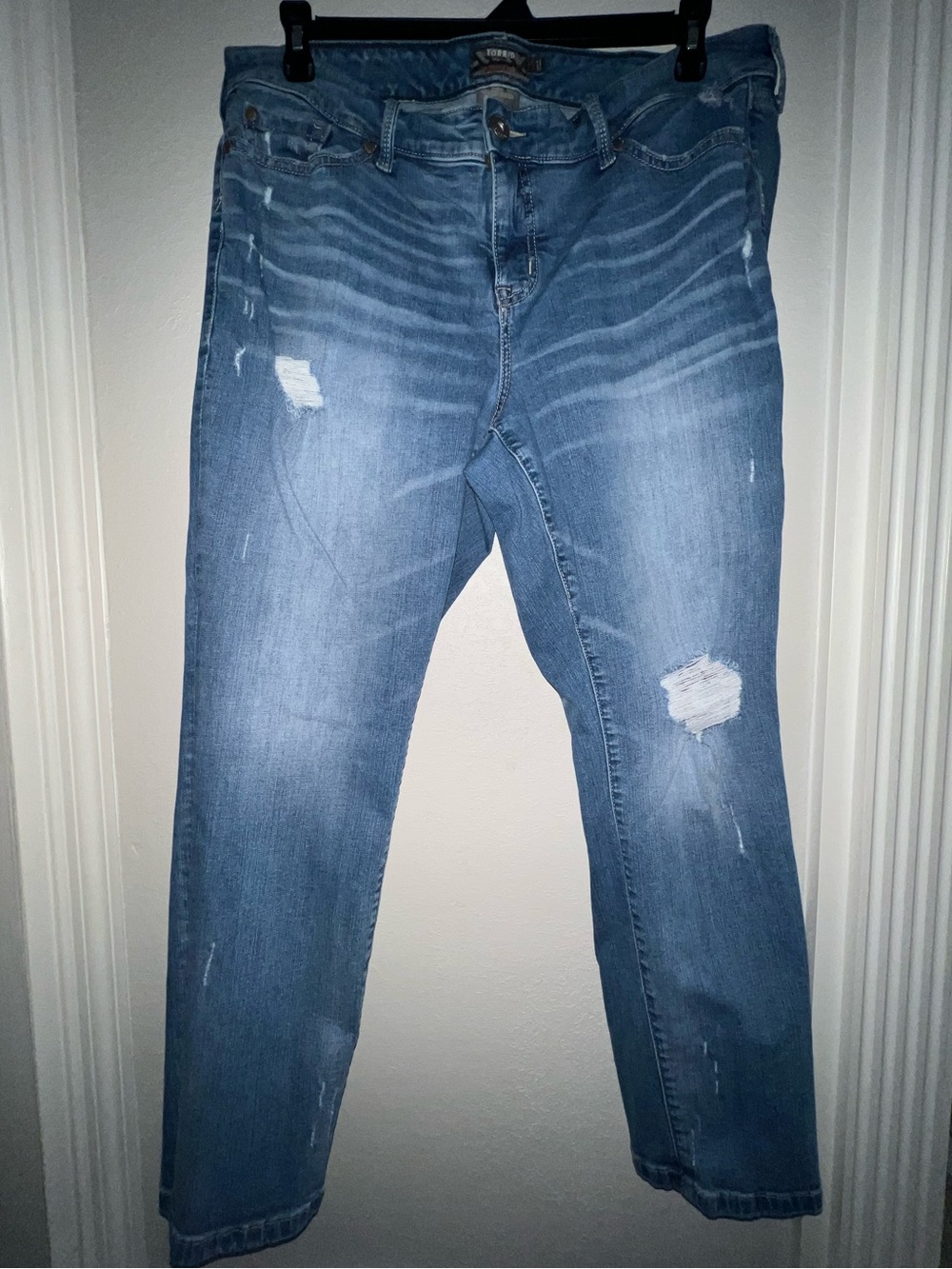 torrid Distressed Boyfriend Jeans 16S
